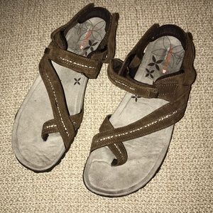 Dark Earth Merrell Sandals